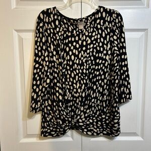 Chico’s Knotted Front Tee T Shirt Top Size 2 Large Beige Black Print 3/4 Sleeves